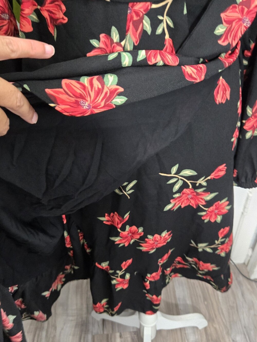 Draper James Black Floral Long Sleeve Ruffle Midi Wrap Dress Women's Sz Large - Picture 6 of 9